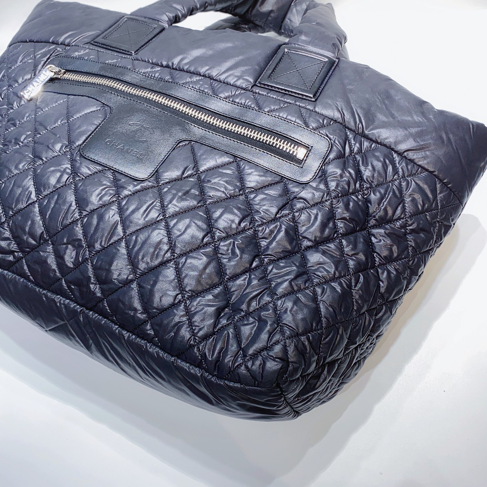 Coco Cocoon Reversible Nylon Tote Bag – Poshbag Boutique