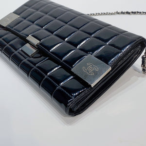 No.001537-Chanel Vintage Patent Clutch With Chain
