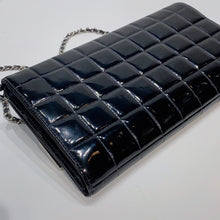 Load image into Gallery viewer, No.001537-Chanel Vintage Patent Clutch With Chain
