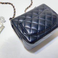 Load image into Gallery viewer, No.2996-Chanel Lambskin Classic Flap Mini 17cm
