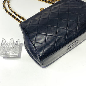 No.2430-Chanel Vintage Kiss-Lock Shoulder Bag