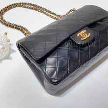 Load image into Gallery viewer, No.2997-Chanel Vintage Lambskin Classic Flap Bag 25cm
