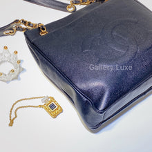 이미지를 갤러리 뷰어에 로드 , No.2679-Chanel Vintage Caviar Turn Lock Tote Bag
