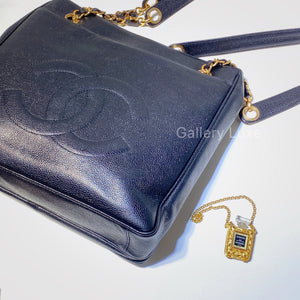 No.2679-Chanel Vintage Caviar Turn Lock Tote Bag