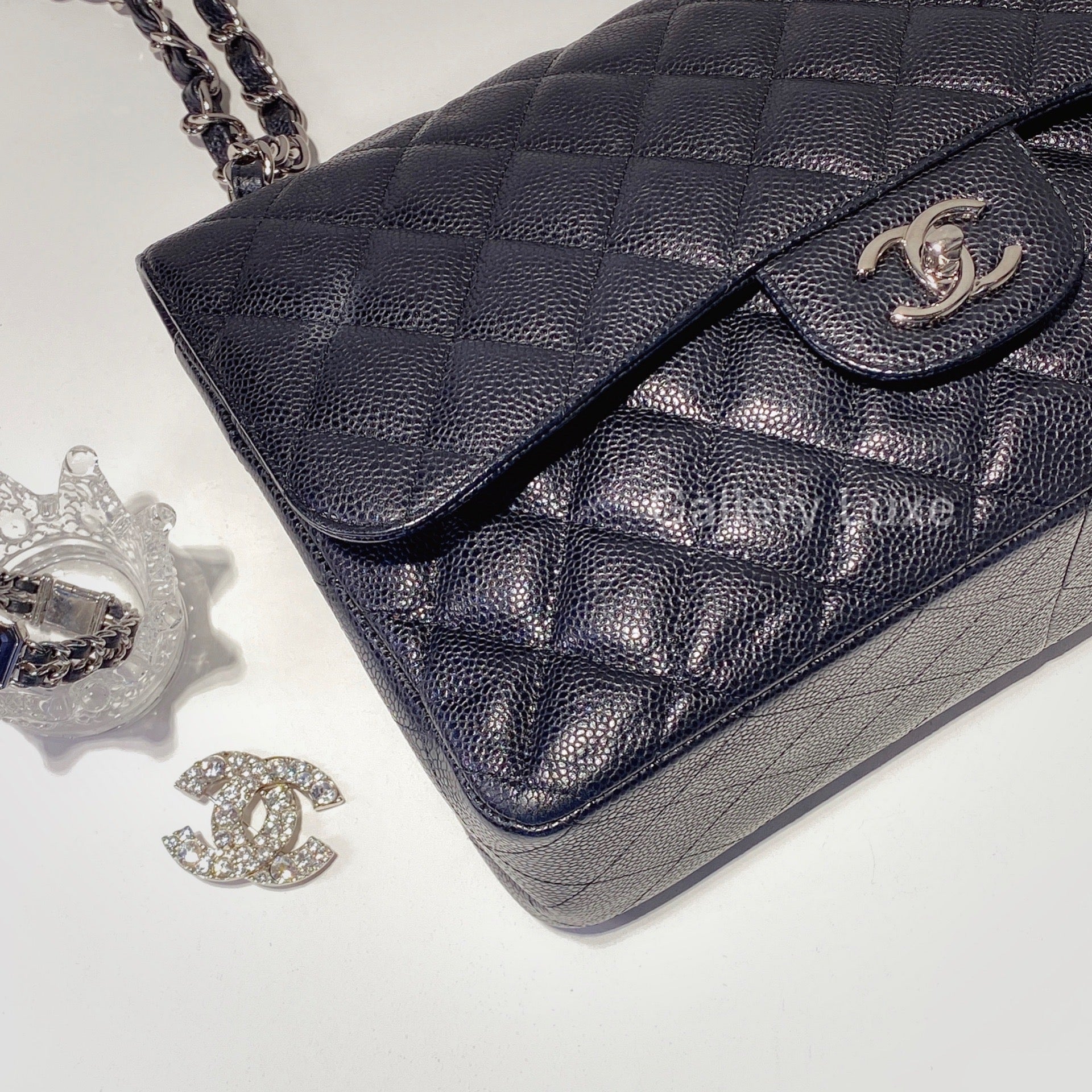 No.2302-Chanel Caviar Jumbo Classic Flap 30cm – Gallery Luxe