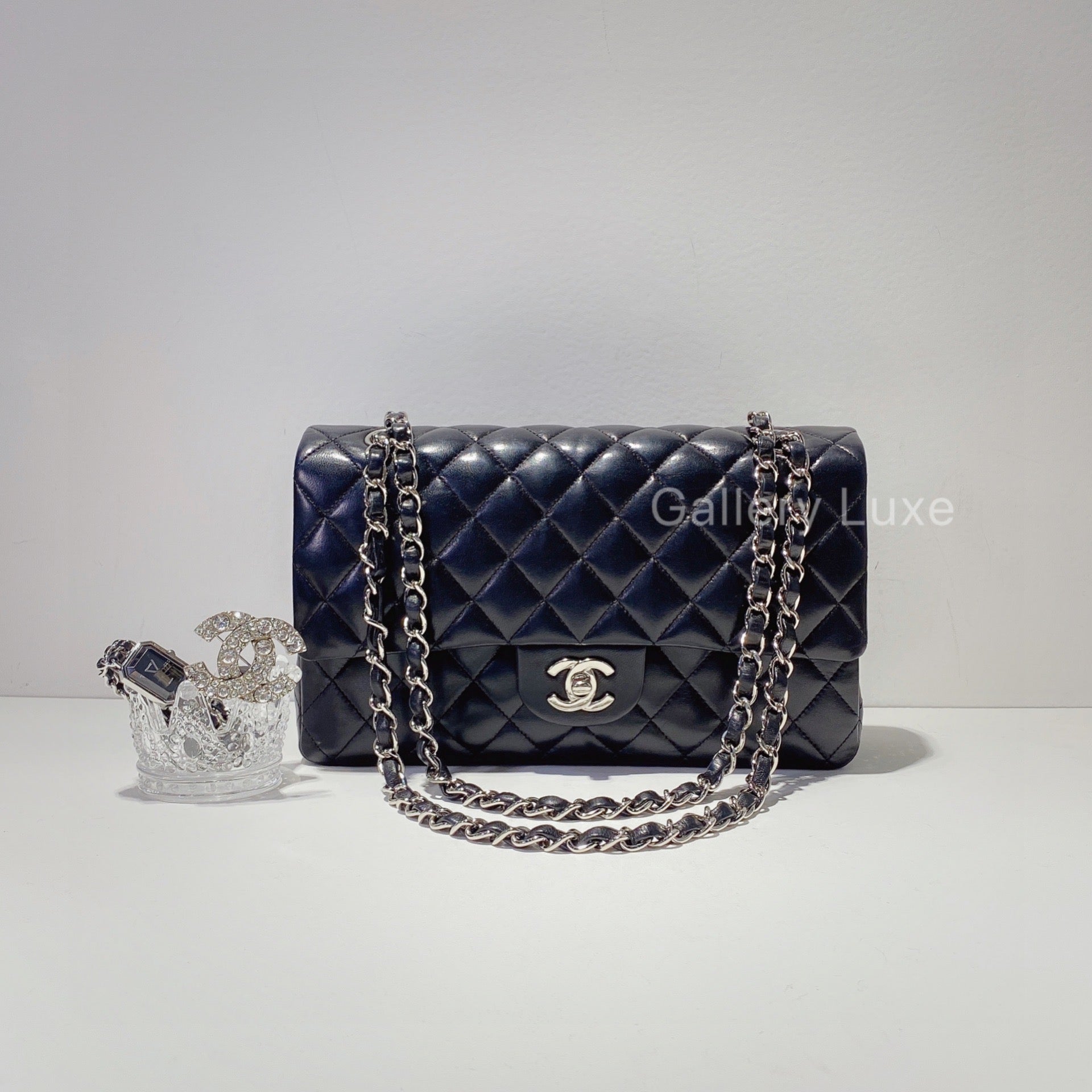 No.2216-Chanel Lambskin Classic Flap Bag 25cm – Gallery Luxe