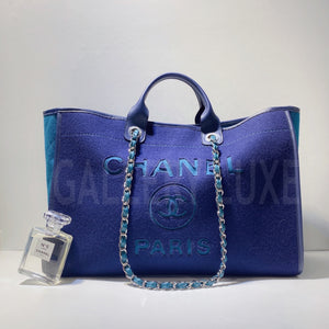 No.3261-Chanel Maxi Deauville Tote Bag