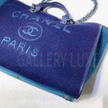 將圖片載入圖庫檢視器 No.3261-Chanel Maxi Deauville Tote Bag
