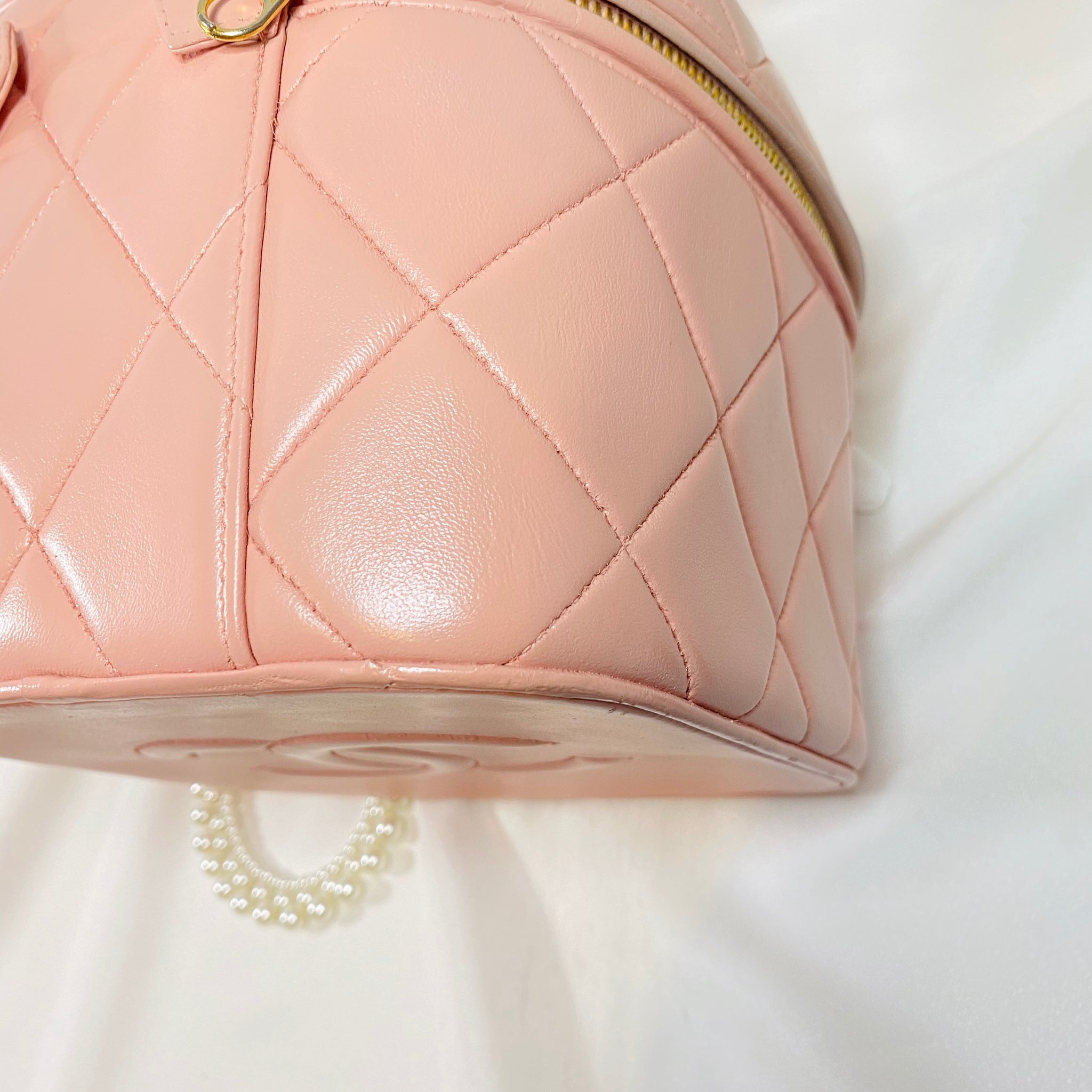 No.2188-Chanel Vintage Vanity Case Handle Bag – Gallery Luxe