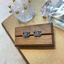 Load image into Gallery viewer, No.2239-Chanel Classic CC Earrings
