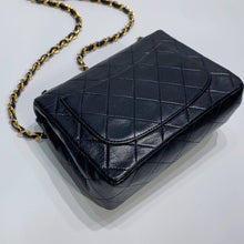 Load image into Gallery viewer, No.3277-Chanel Vintage Lambskin Classic Flap Mini 17cm
