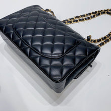 將圖片載入圖庫檢視器 No.3848-Chanel Lambskin Classic Flap Bag 23cm
