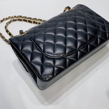 이미지를 갤러리 뷰어에 로드 , No.3848-Chanel Lambskin Classic Flap Bag 23cm
