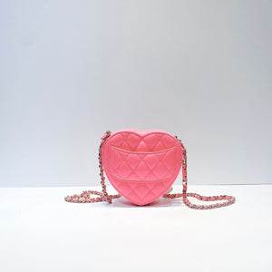 No.001342-2-Chanel CC In Love Heart Clutch With Chain (Brand New / 全新貨品)