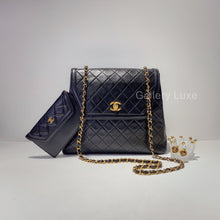 Charger l&#39;image dans la galerie, No.2441-Chanel Vintage Lambskin Flap Bag
