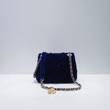 將圖片載入圖庫檢視器 No.3576-Chanel Camelia Velvet Mini Flap Bag (Brand New / 全新貨品)
