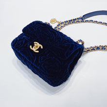 이미지를 갤러리 뷰어에 로드 , No.3576-Chanel Camelia Velvet Mini Flap Bag (Brand New / 全新貨品)
