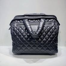 Charger l&#39;image dans la galerie, No.3802-Chanel Small Coco Travel Trolley
