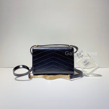 Load image into Gallery viewer, No.2688-Chanel Lock Me Up Chevron Flap Bag
