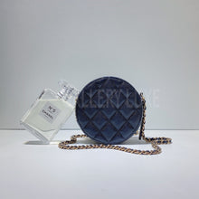 Load image into Gallery viewer, No.3268-Chanel Caviar Timeless Classic Clutch With Chain
