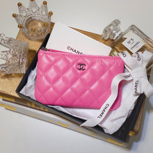 Load image into Gallery viewer, No.2695-Chanel Lambskin Mini O Case Pouch (Brand New/全新)
