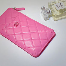 Load image into Gallery viewer, No.2694-Chanel Lambskin Timeless Classic O-Phone Holder (Brand New/全新)
