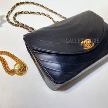 画像をギャラリービューアに読み込む, No.3009-Chanel Vintage Lambskin Flap Bag
