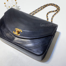 將圖片載入圖庫檢視器 No.3009-Chanel Vintage Lambskin Flap Bag
