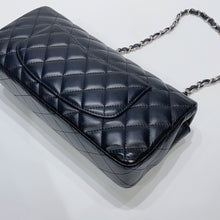 Load image into Gallery viewer, No.3039-Chanel Lambskin East West Flap Bag

