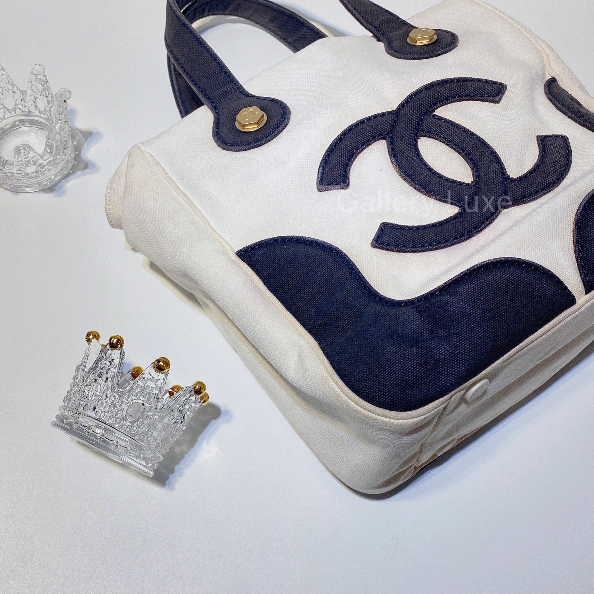 No.2030-Chanel Vintage Marshmallow Handbag – Gallery Luxe