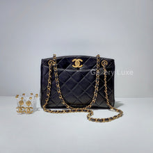 將圖片載入圖庫檢視器 No.2435-Chanel Vintage Lambskin TurnLock Shoulder Bag

