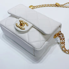 將圖片載入圖庫檢視器 No.3726-Chanel Small Twist Your Buttons Flap Bag  (Brand New/全新)
