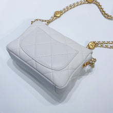 画像をギャラリービューアに読み込む, No.3726-Chanel Small Twist Your Buttons Flap Bag  (Brand New/全新)
