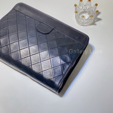 Load image into Gallery viewer, No.2703-Chanel Vintage Lambskin Small Clutch
