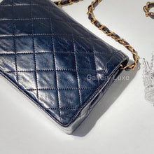 将图片加载到图库查看器，No.2439-Chanel Vintage Lambskin Mini Paris Edition Flap Bag

