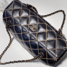 将图片加载到图库查看器，No.2451-Chanel Vintage Calfskin Shoulder Bag
