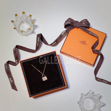 將圖片載入圖庫檢視器 No.3284-Hermes Amulettes Constance Pendant Necklace (Brand New / 全新)
