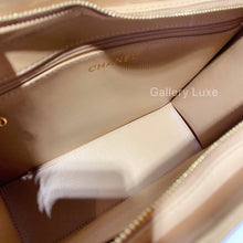画像をギャラリービューアに読み込む, No.2453-Chanel Vintage Calfskin Handbag
