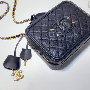 No.2710-Chanel Caviar Medium CC Filigree Vanity Case