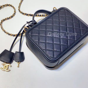 No.2710-Chanel Caviar Medium CC Filigree Vanity Case