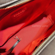 Load image into Gallery viewer, No.2714-Chanel Medium Gabrielle Hobo Bag
