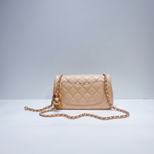 Load image into Gallery viewer, No.3591-Chanel Pearl Crush Mini Flap Bag 20cm (Brand New / 全新貨品)
