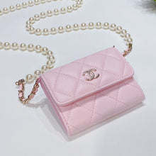 Charger l&#39;image dans la galerie, No.3585-Chanel Pearl Mood Clutch With Chain (Brand New / 全新貨品)
