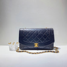画像をギャラリービューアに読み込む, No.3049-Chanel Vintage Lambskin Diana Bag 25cm
