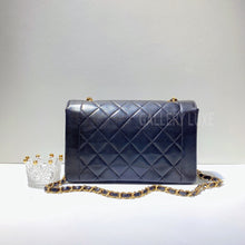 이미지를 갤러리 뷰어에 로드 , No.3049-Chanel Vintage Lambskin Diana Bag 25cm
