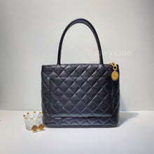 Load image into Gallery viewer, No.2724-Chanel Vintage Caviar Medallion Tote Bag
