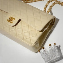 Charger l&#39;image dans la galerie, No.2459-Chanel Vintage Lambskin Classic Flap Bag 25cm
