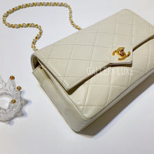 將圖片載入圖庫檢視器 No.3286-Chanel Vintage Lambskin Envelope Flap Bag
