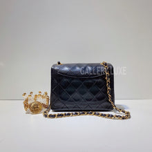 Load image into Gallery viewer, No.3285-Chanel Vintage Lambskin Classic Flap Mini 17cm
