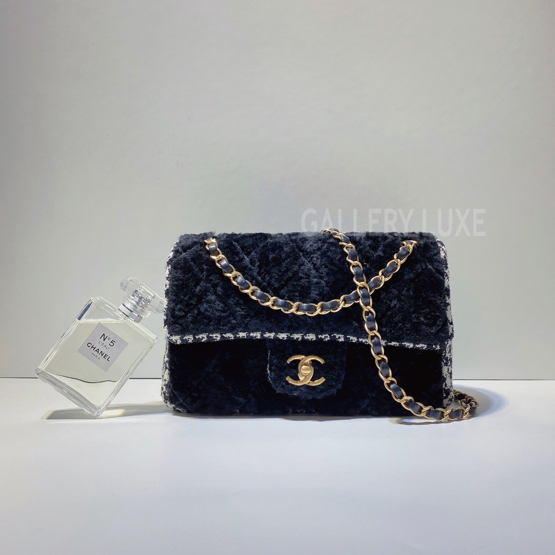 No.3117-Chanel River Of Tweed Flap Bag – Gallery Luxe